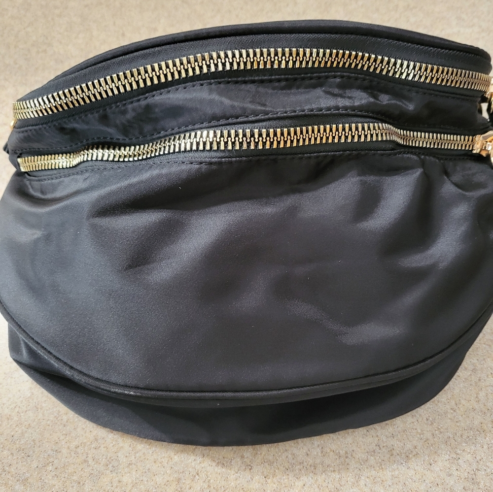 BNWT Emmafy Go Free Crossbody Bag - Black